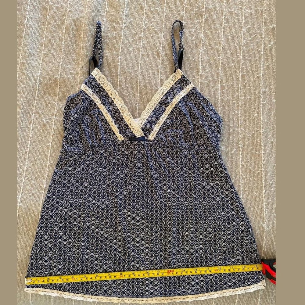 Medium Marilyn Monroe Blue White Lace Cami Top